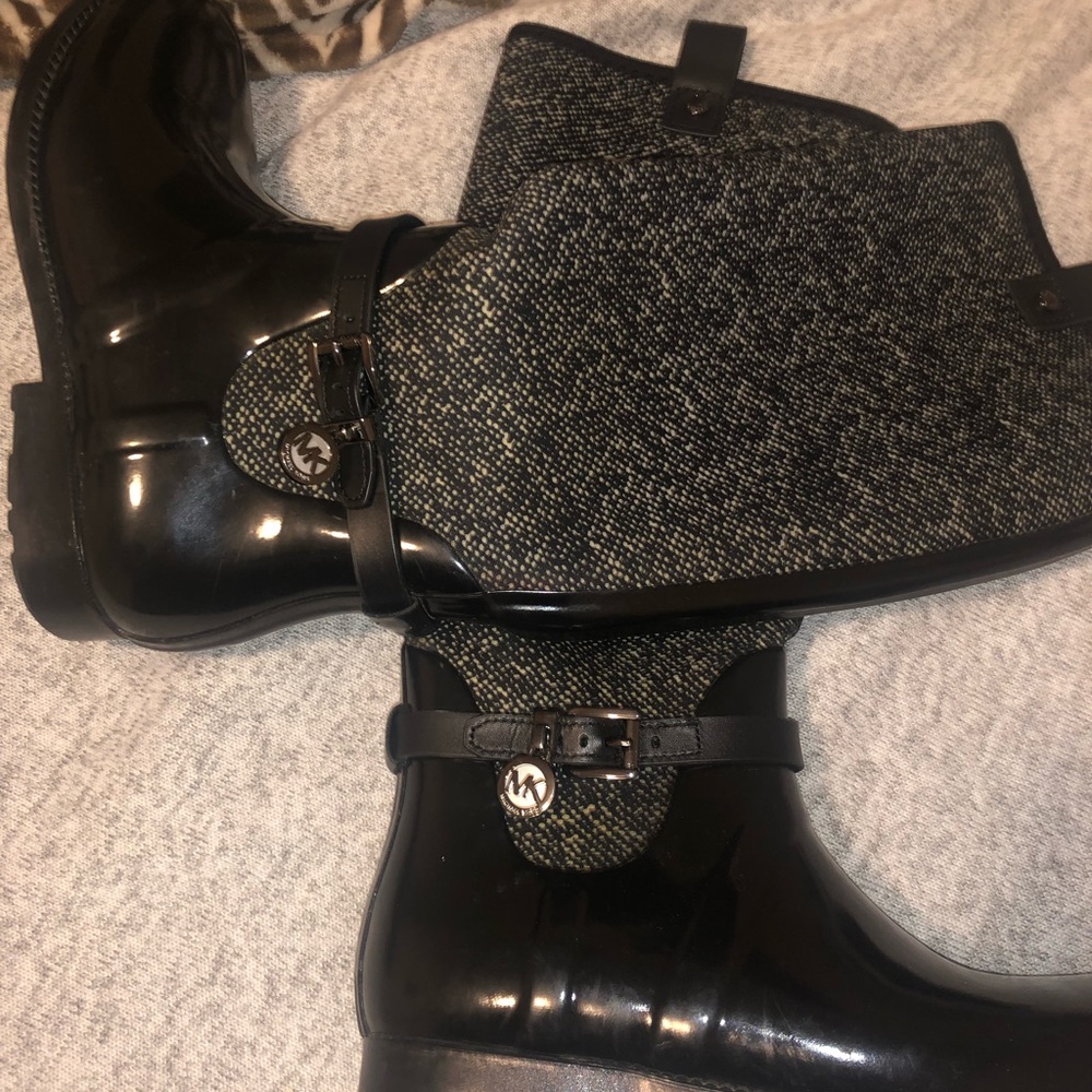 Michael Kors rain boots paid 220 size 6 woman